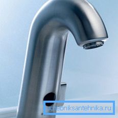 Автоматски миксер Geberit HyTronic8X IR Автоматски миксер Geberit HyTronic8X IR
