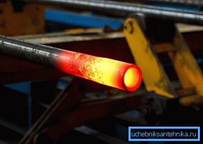 Бесшевни топло формирана цевка