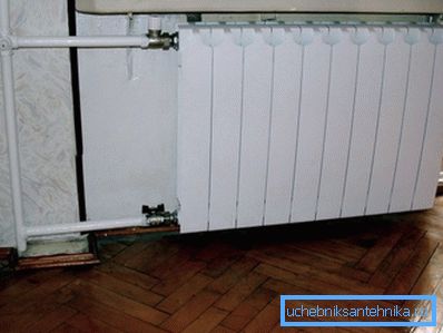 Bimetallic батерија во внатрешноста на стандарден стан Bimetallic батерија во внатрешноста на стандарден стан