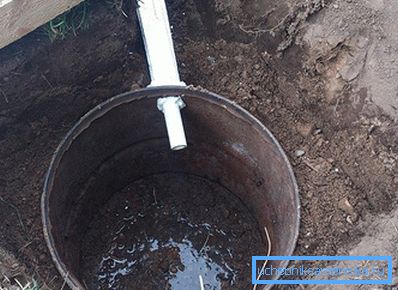 1198 Барел vkopana во близина на бања