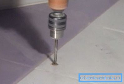 Ние вежбаме дупки во подот. Ние вежбаме дупки во подот.
