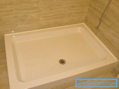 Боул 120x90, инсталиран на подиумот. Боул 120x90, инсталиран на подиумот.