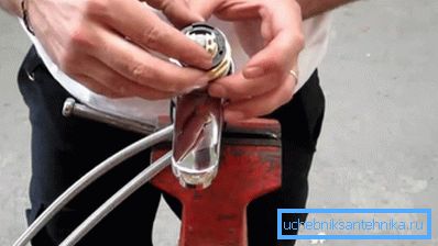 Што да направите кога чешмата скрши во кујната