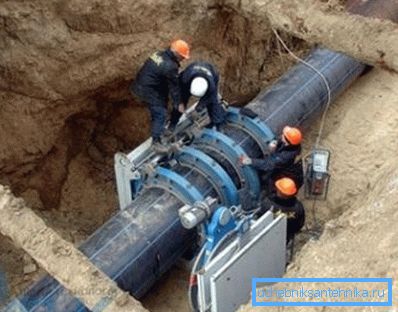 За комуникациите поставени на длабочина (на фотографијата), прстенестата вкочанетост е од огромно значење За комуникациите поставени на длабочина (на фотографијата), прстенестата вкочанетост е од огромно значење