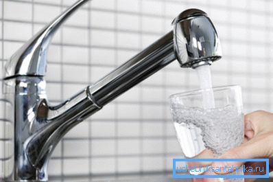 Мора да се обезбеди доволна количина на H2O за да се создадат услови за живот.