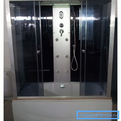 Туш кабини со када 150x70 - компактен раствор за мали соби Туш кабини со када 150x70 - компактен раствор за мали соби