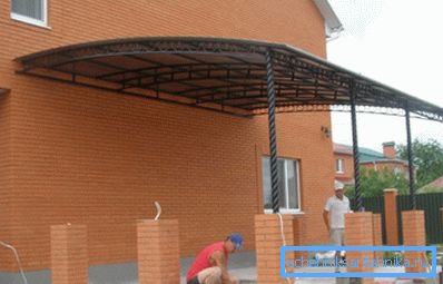 Доколку беше одлучено да се користи таков материјал за одржување на тежината, тогаш цевката со помал дијаметар треба да се вметне внатре, така што товарите на нив се рамномерно распоредени