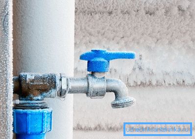 Ако водоводот не се користи во зима, водата мора да се исцеди. Ако водоводот не се користи во зима, водата мора да се исцеди.