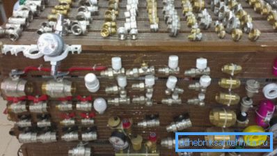 Фитинги и адаптери во продавницата.