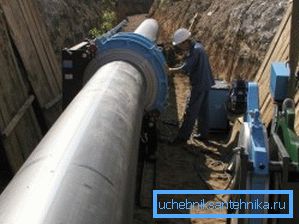 Прирабничка спојка за цевки со голем дијаметар Прирабничка спојка за цевки со голем дијаметар