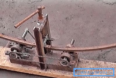 Свиткување на профилна цевка на цевката Свиткување на профилна цевка на цевката