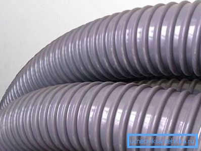 ПВЦ corrugation - одлична опција за уредување на вентилација на земјата колиби ПВЦ corrugation - одлична опција за уредување на вентилација на земјата колиби