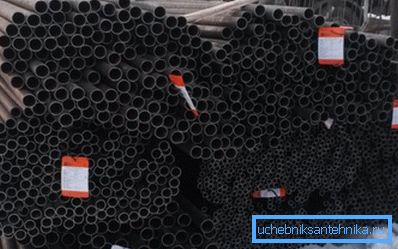 Челични цевки подготвени за употреба со различни големини Челични цевки подготвени за употреба со различни големини