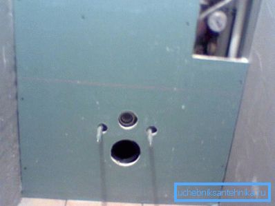 Инсталацијата мора да биде затворена со drywall, оставајќи ги технолошките дупки. Инсталацијата мора да биде затворена со drywall, оставајќи ги технолошките дупки.