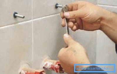 Упатството претпоставува употреба на минимален број на сврзувачки елементи за инсталација на шарки со полипропилен со шарки. Упатството претпоставува употреба на минимален број на сврзувачки елементи за инсталација на шарки со полипропилен со шарки.