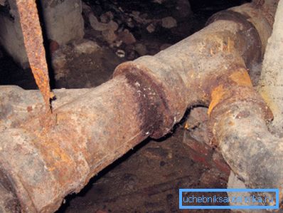 Стариот тип на канализација на елементи од леано железо. Стариот тип на канализација на елементи од леано железо.