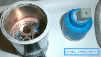 Кертриџот е отстранет од штекерот Кертриџот е отстранет од штекерот