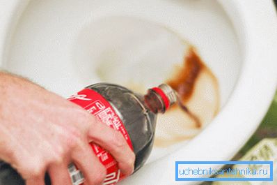 Кока-Кола ја отстранува 'рѓата поради високата содржина на фосфорна киселина.