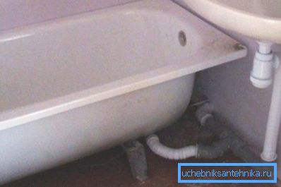 Подобро е да се користат пластични и метални пластични цевки за бањата. Подобро е да се користат пластични и метални пластични цевки за бањата.