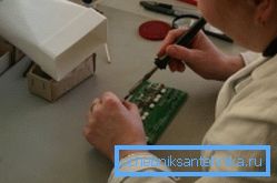 Мали качулка