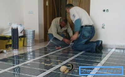 Инсталација на подот на филмот