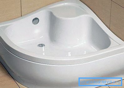 Можете да најдете керамички туш пепелници со седење.