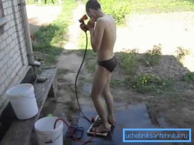 Можете да направите без држачот за наводнување може.