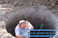 На фотографијата - процесот на копање На фотографијата - процесот на копање