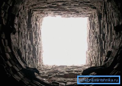 На фотографијата - тула обвивка дизајн багажникот. На фотографијата - тула обвивка дизајн багажникот.