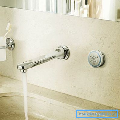 На фотографијата - GROHE Veris F-digital.