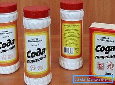 Во фото - кујна сода, која може да се користи за чистење на тоалетот Во фото - кујна сода, која може да се користи за чистење на тоалетот
