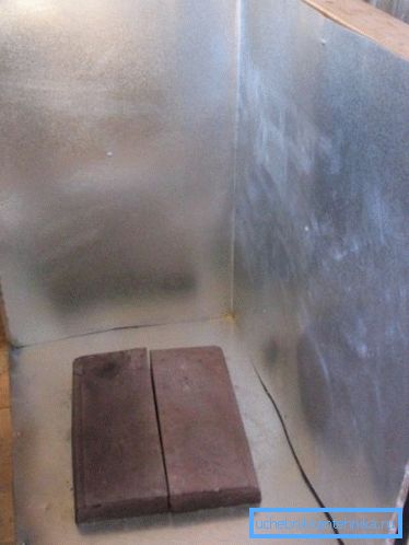 На фотографијата, можеби, најмногу буџетска верзија на базата под шпоретот На фотографијата, можеби, најмногу буџетска верзија на базата под шпоретот