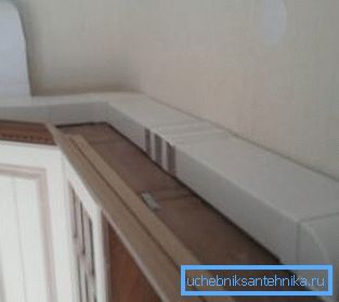 На фотографијата - пример за поставување на правоаголна цевка На фотографијата - пример за поставување на правоаголна цевка
