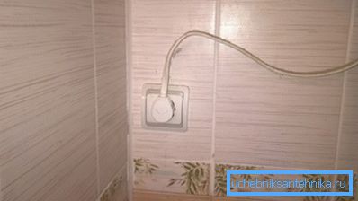 На фотографијата - приклучок за поврзување на котелот. На фотографијата - приклучок за поврзување на котелот.