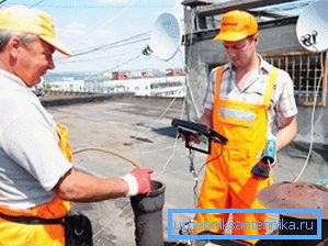 На фотографијата - може да се види како должниците го блокираат системот за канализација без да ги посетуваат своите домови.
