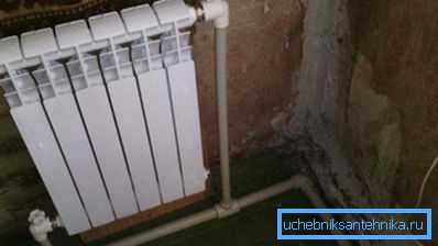 Производите на катчиња се инсталирани на цевководи. Производите на катчиња се инсталирани на цевководи.