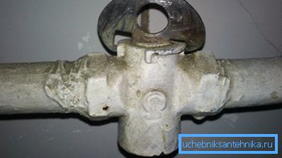 Не заборавајте да ги отстраните слоевите на старите ликвидација и бои. Не заборавајте да ги отстраните слоевите на старите ликвидација и бои.