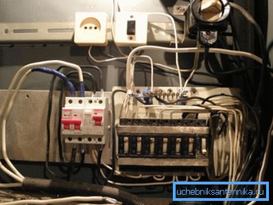 Често месинското тело е заштитено со хромирани или никелски покрови. Често месинското тело е заштитено со хромирани или никелски покрови.