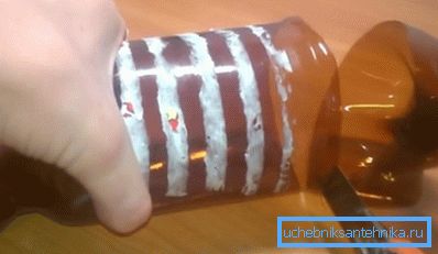 Исечете го дното на шишето Исечете го дното на шишето