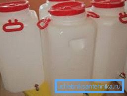 Преносливи резервоари за вода со чешма Преносливи резервоари за вода со чешма