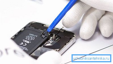 Првото нешто е целосно отстранување на телефонот Првото нешто е целосно отстранување на телефонот