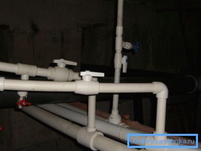 Пластична цевка за вода Пластична цевка за вода
