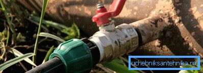 2779 Поврзување на HDPE цевката со метална цевка преку кран