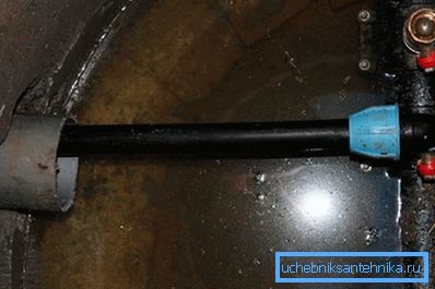2779 Поврзување на HDPE цевката со метална цевка со помош на спојка