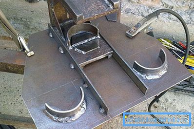 Уред за свиткување на профилната цевка Уред за свиткување на профилната цевка