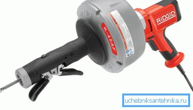 Расчистувачкиот автомобил за цевки со дијаметар до 75 mm. Расчистувачкиот автомобил за цевки со дијаметар до 75 mm.