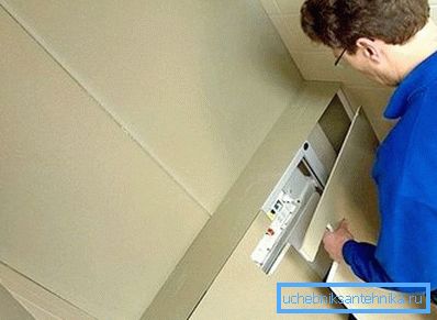 Рамката е покриена со листови од drywall Рамката е покриена со листови од drywall