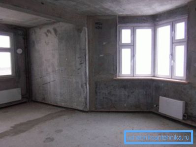 Поставување на радијатори од челични панели во просторијата Поставување на радијатори од челични панели во просторијата