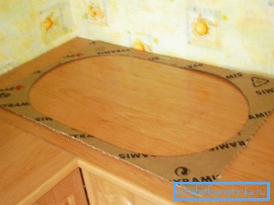 Лесно е да се направи парче, но со нејзина помош работата е многу поедноставена. Лесно е да се направи парче, но со нејзина помош работата е многу поедноставена.