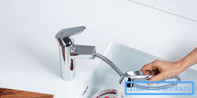 Извлекувањето на тапанот е удобно за миење садови Извлекувањето на тапанот е удобно за миење садови